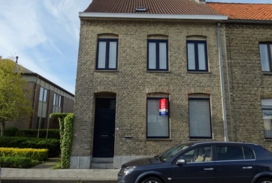 Woning met garage en tuin